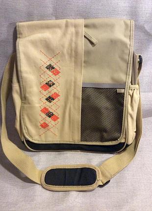 Бежевая сумка colin's