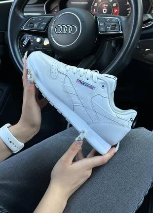 Демисезонное белое кроссовки reebok classic белые женские кроссовки reebok classic