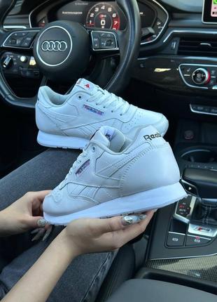 Демисезонное белое кроссовки reebok classic белые женские кроссовки reebok classic3 фото