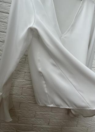 Біла блуза з бантиками на рукавах від zara4 фото