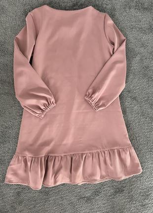 Нежное розово-пудровое платье с воланом м-л6 фото