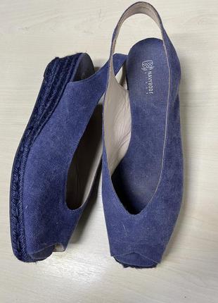 Navy run boot
