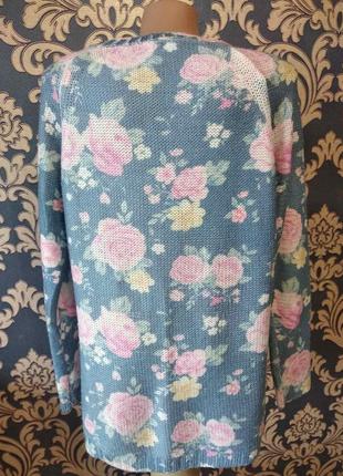 Нежный шерстяной свитер в цветочный принт4 фото