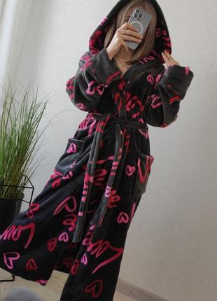 Женский плюшевый длинный халат love с капюшоном и карманами домашний уютный6 фото