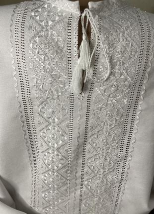 Низинка. стильна чоловіча вишиванка на білому полотні ручної роботи. ч-16207 фото