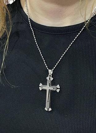 Подарок парню девушке - трехслойный серебристый крест с черной вставкой на стальной цепочке в коробочке5 фото