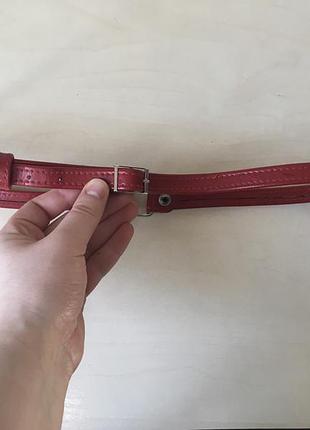 Красный кожаный ремень винтаж