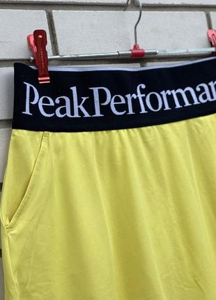 Спортивная желтая юбка с шортами для гольфа peak performance6 фото