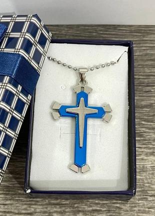 Подарок парню девушке - трехслойный серебристый крест с синей вставкой на стальной цепочке в коробочке6 фото