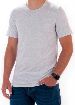Футболка чоловіча