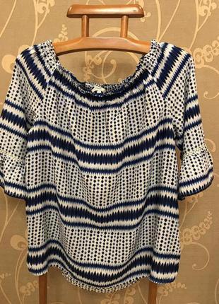 Очень красивая и стильная брендовая блузка..100% вискоза.