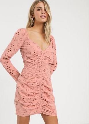 Красивое короткое платье