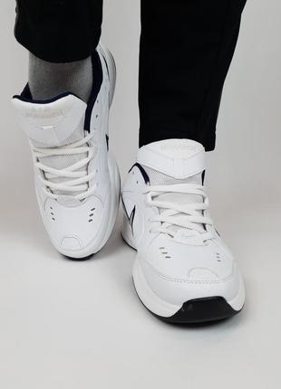 Мужские кроссовки белые с серым nike air monarch. спортивные кроссовки для бега найк аир монарх8 фото