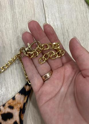 Леопардовый купальник с золотыми цепками3 фото