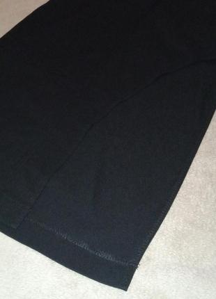 Черная стрейчевая юбка миди с фигурной распоркой сбоку 42 442 фото