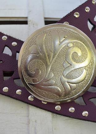 Ремінь з металевою бляшкою