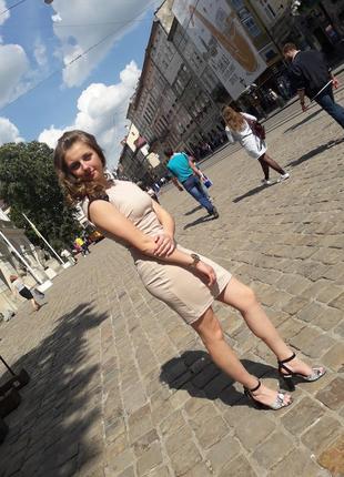 Платье приталенное