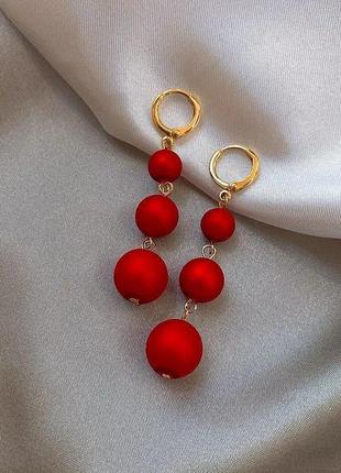Елегантні вишукані сережки червоні кулі сережки стильні вечірні висячі довгі2 фото