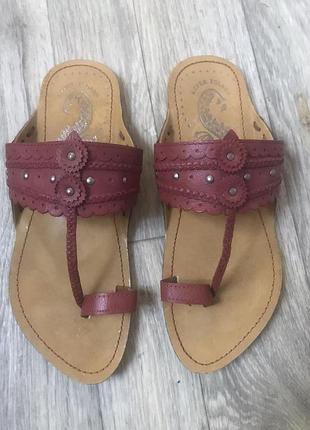 Босоніжки шльопанці натур. шкіра індія р.37/37,5 ст.24.5/24 см river island
