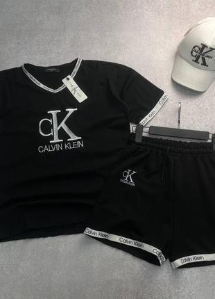 Женский костюм calvin klein1 фото