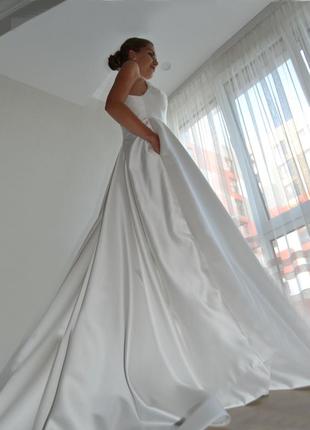 Весільна сукня