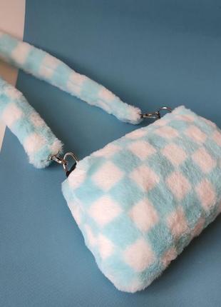 Плюшевая сумочка багет (голубая с белым)6 фото
