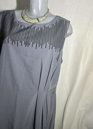 Женское ровное красивое платье серого цвета3 фото