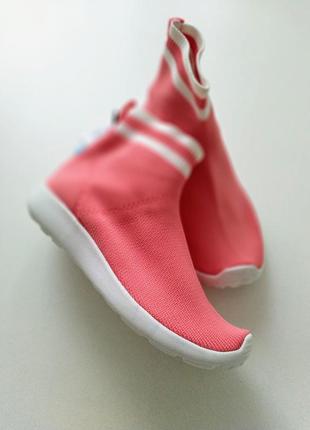 Кросівки від mango