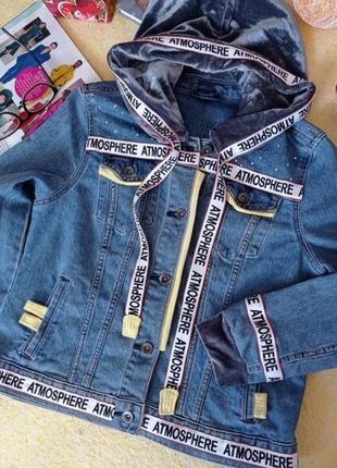 Куртка вітровка