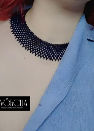Ожерелье «силья» в черно-синем цвете. украшение из бамера ручной работы. чекер. гердан