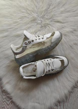 Білі шкіряні прозорі кросівки кеди зі вставками прозорими висока підошва платформа1 фото