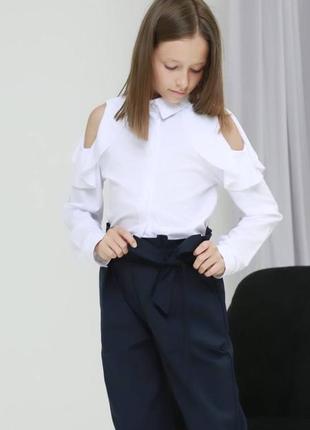 Біла нарядна блузка з довгим рукавом для дівчинки підлітка в школу дитяча шкільна блуза святкова