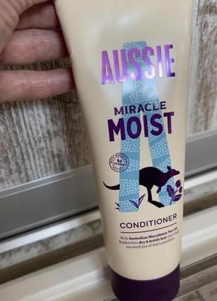 Aussie miracle moist conditioner увлажняющий лосьон с сабенсой маслом макадамии