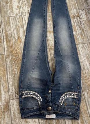 Круті стильні вишукані італійські джинси в камінні та стразах justor оригінал хs-s