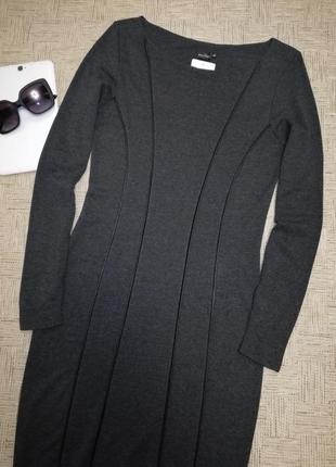 Стильне базове трикотажне міді-плаття по фігурі в темно-сірому кольорі