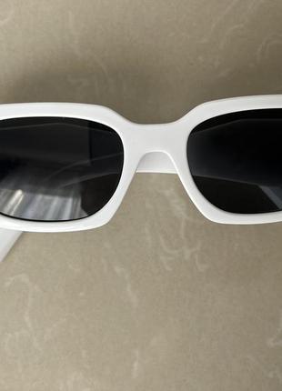 Солнечные очки prada