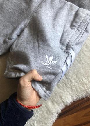 Серые котоновые детские шорты adidas оригинал 7-8 лет5 фото