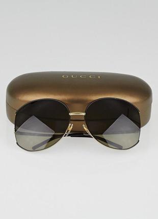 Солнцезащитные очки gucci silvertone в металлической оправе большого размера gg - 4208/s
идеальное состояние