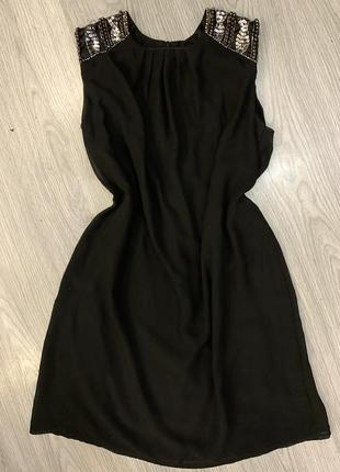 Платье черное с погонами