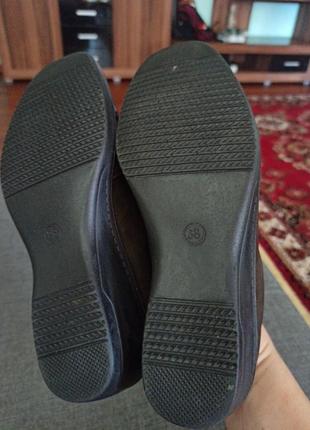 Лёгкие глубокие осенние туфли на литой подошве4 фото