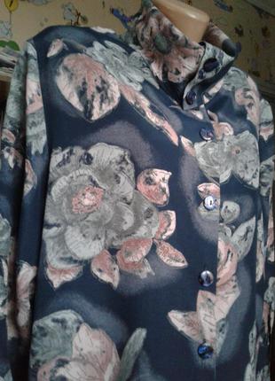 Шикарная блуза в цветы с двумя способами носки воротника 52-54р3 фото