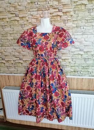Платье цветочный принт длины миди пышный рукав и юбка
