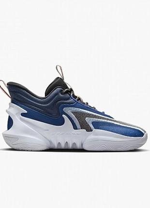 Кроссовки унисекс nike cosmic utility.  новые, оригинал!2 фото