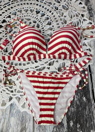 Розпродаж купальничків