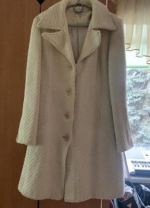 Пальто натуральне на розмір 50-52  є пояс