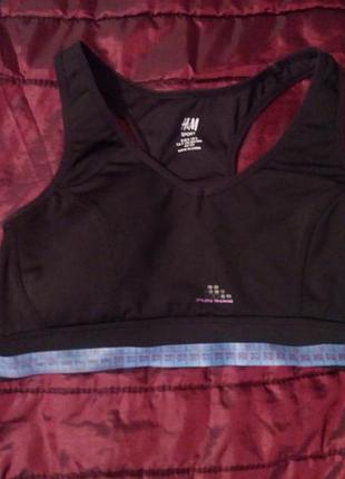 Чорний спортивний топ