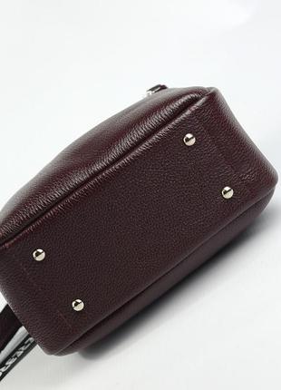 Бордовая маленькая женская сумка из натуральной кожи, молодежная кожаная мини сумочка кросс-боди4 фото