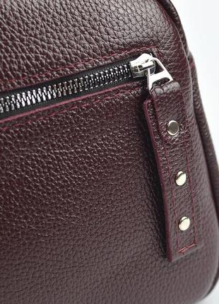 Бордовая маленькая женская сумка из натуральной кожи, молодежная кожаная мини сумочка кросс-боди9 фото