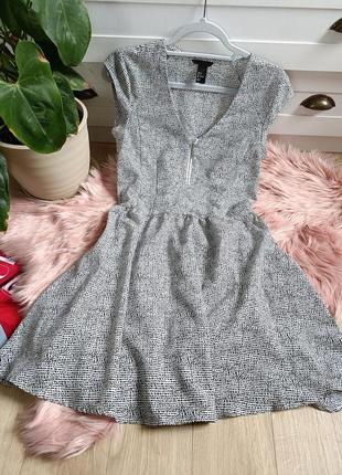 Стильное платье от h&m, размер s