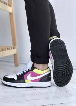 Эффектные яркие кроссовки в стиле nike upcoming jordan retro 1 low низкие найк джордан премиум кожаные цветные трендовые5 фото